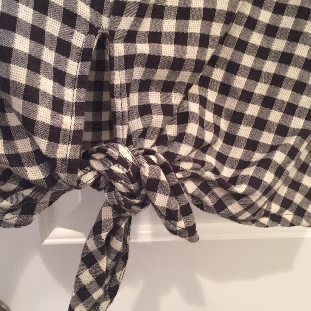 Tie front top - Picture 2 of 3